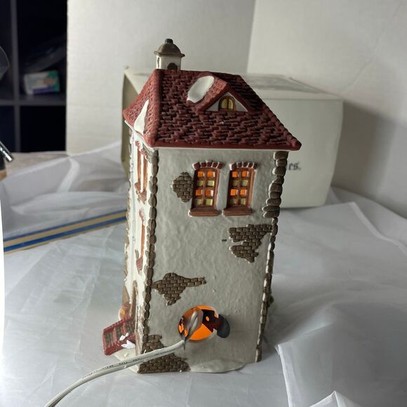 Department 56 “C.H.Watt Physician”building from the Dicken’s Village Series. - Picture 6 of 9